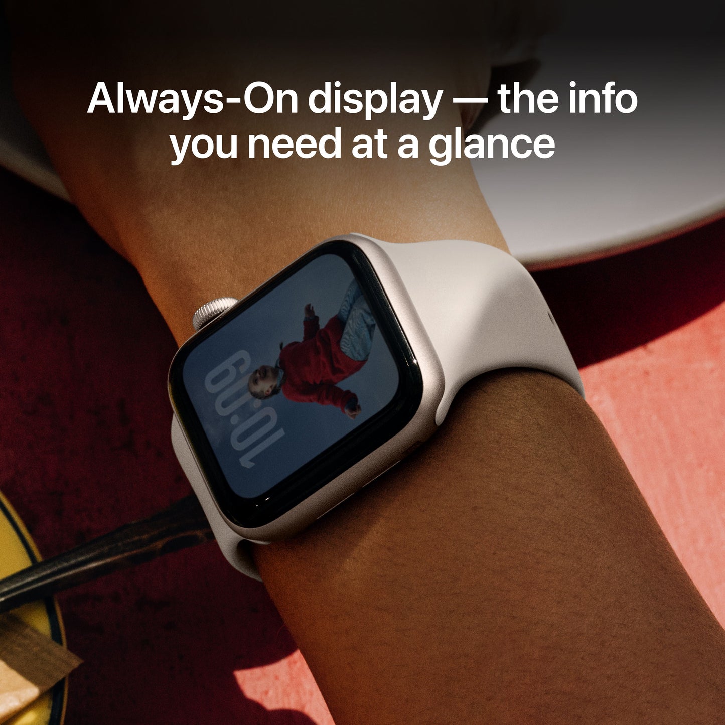 Apple Watch SE 3 GPS 40mm Starlight Aluminum Case with Starlight Sport Band - S/M